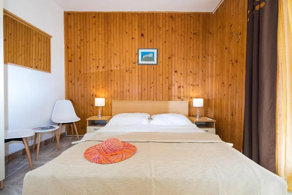 DOUBLE WITH TERRACE Room, Guest House J&J, Dubrovnik