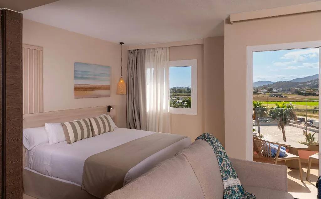 JUNIOR SUITE STANDARD Room, AQUA Hotel The Breeze & Spa - Adults Only +18, Costa Brava