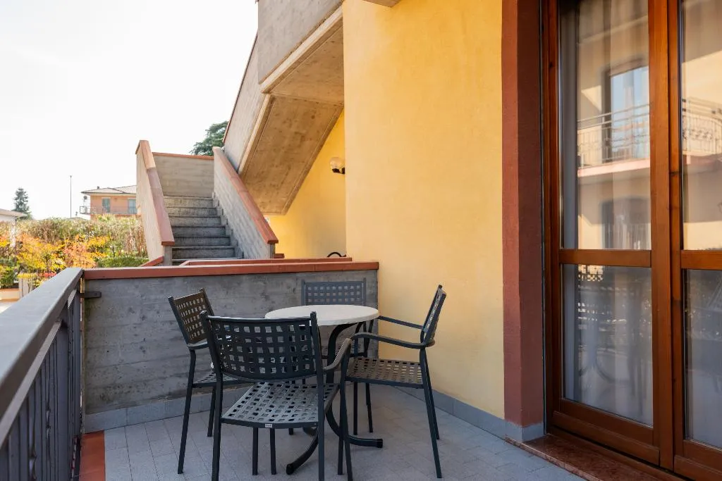JUNIOR SUITE CAPACITY 5 Room, Hotel Gardenia Sirmione, Milan