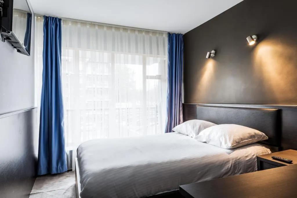 Room, Belfort, Amsterdam