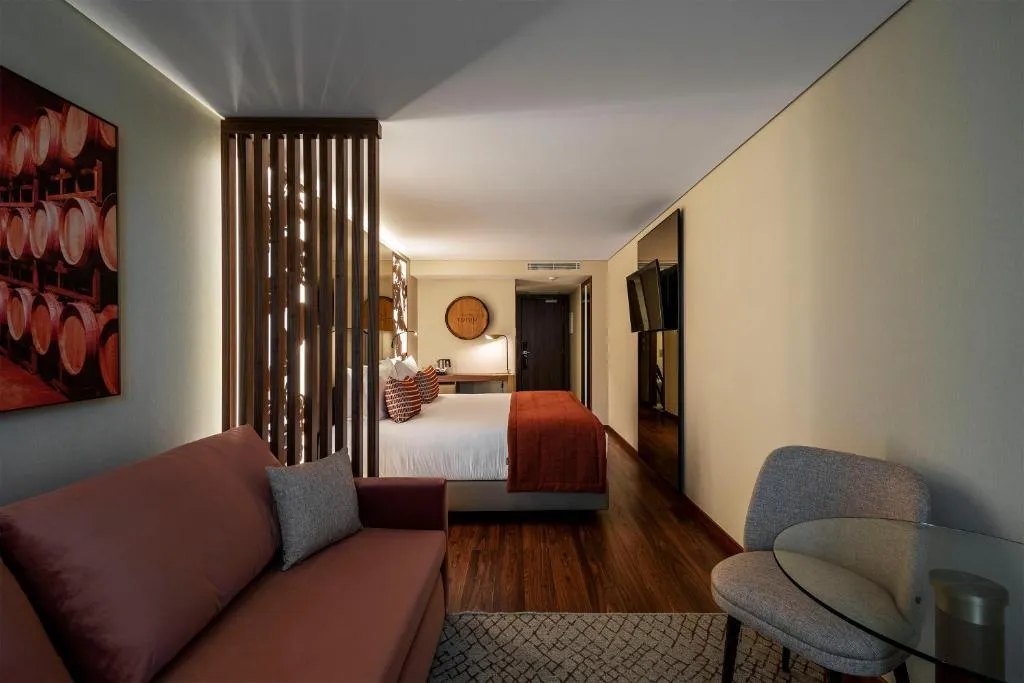 JUNIOR SUITE STANDARD Room, Turim Oporto Hotel, Porto
