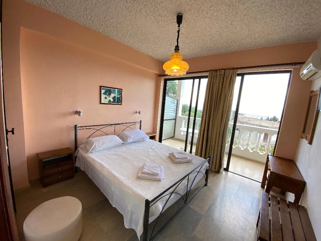 APARTMENT CAPACITY 5 Room, Andromaches Holiday apartments, Corfu
