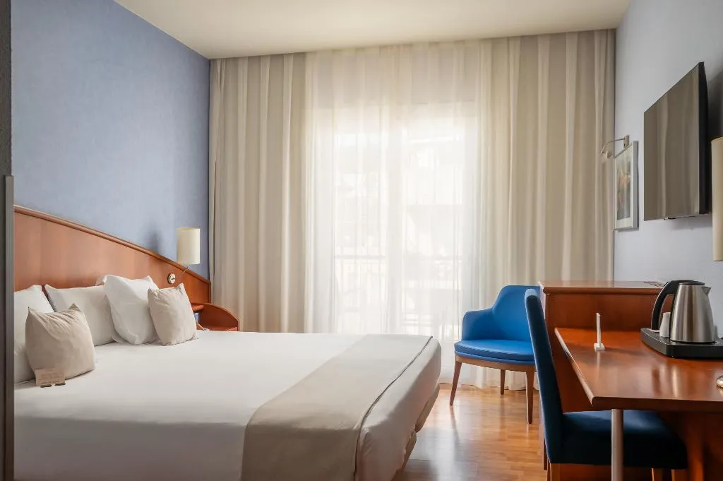 Double or Twin WITH BALCONY Room, Delfin, Costa Brava