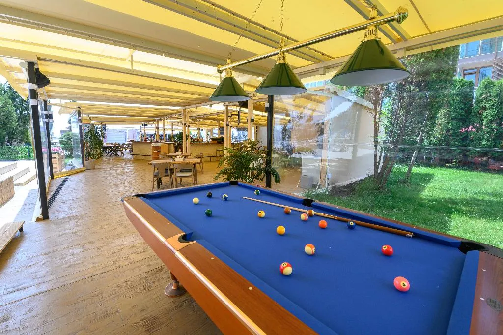 Sports and Entertainment, Glarus, Bourgas