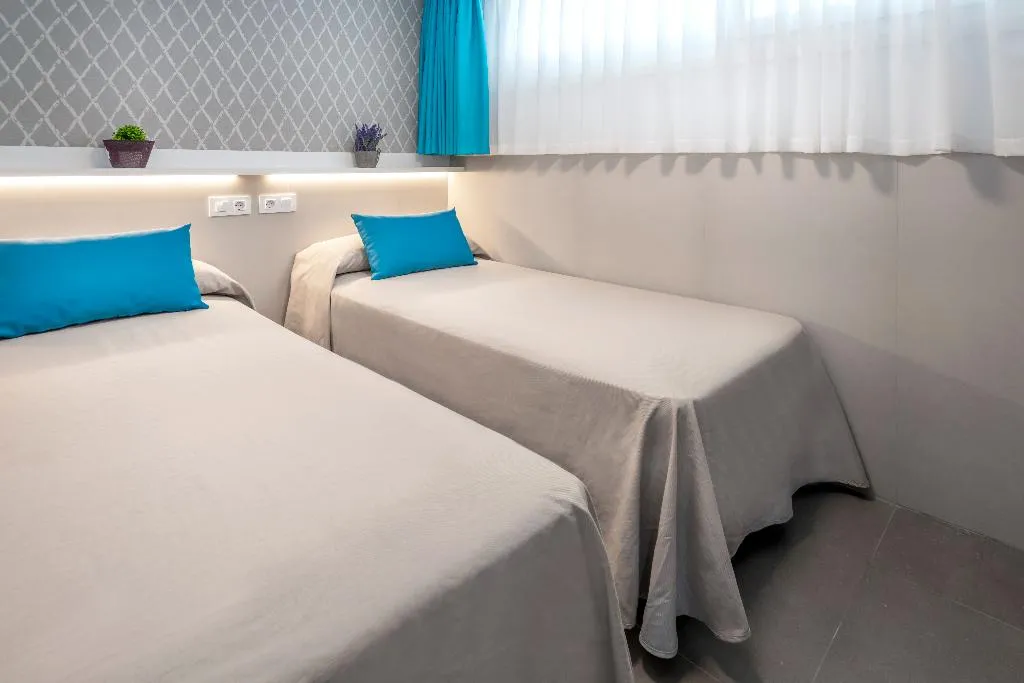 APARTMENT TWO BEDROOMS Room, Rentalmar Blue Beach, Costa Dorada