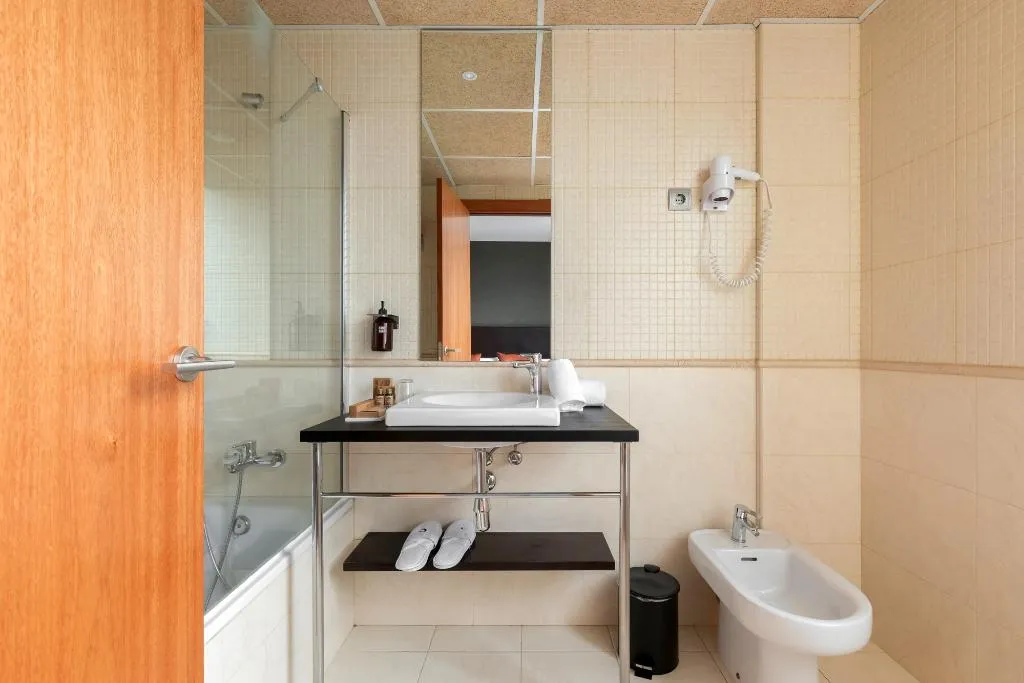 Double or Twin SUPERIOR Room, Hotel Sant Just, Barcelona