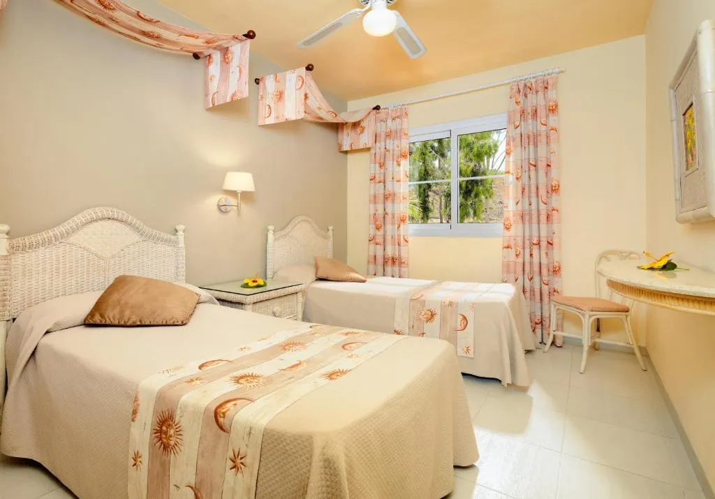 SUITE CAPACITY 6 Room, Gran Oasis Resort, Tenerife