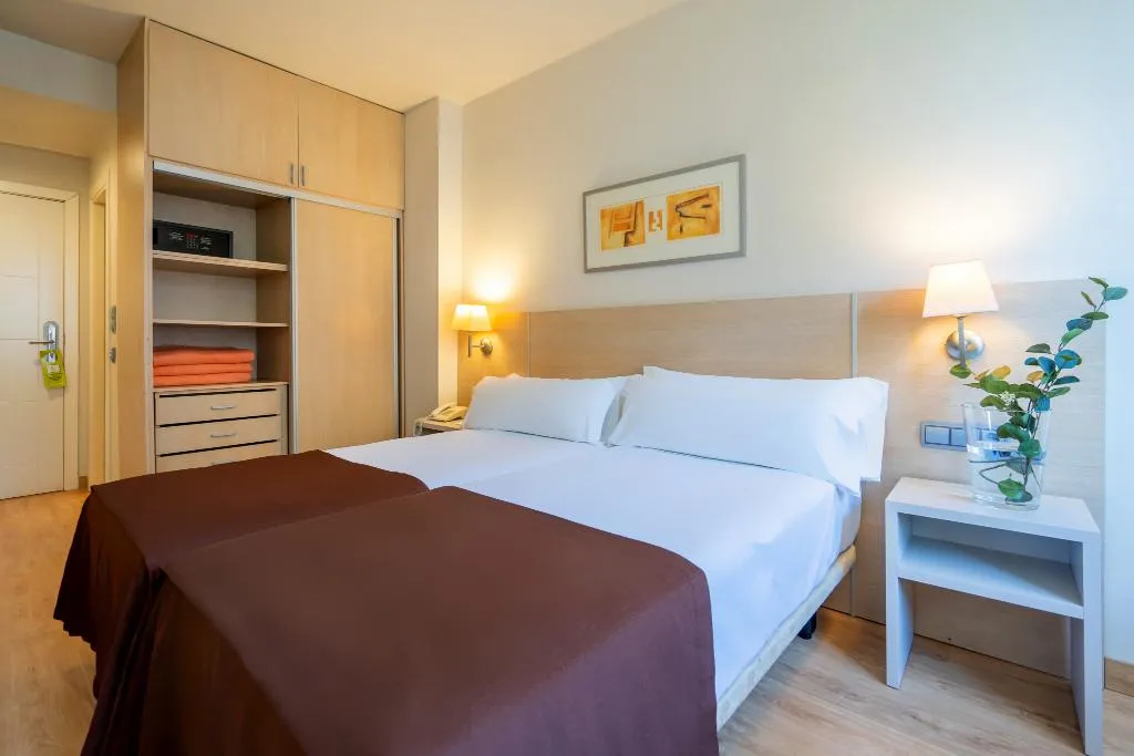DOUBLE STANDARD Room, Glories, Barcelona