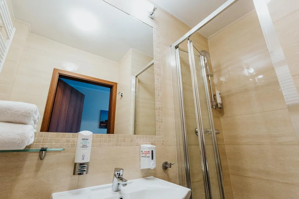 DOUBLE STANDARD Room, Jan, Krakow