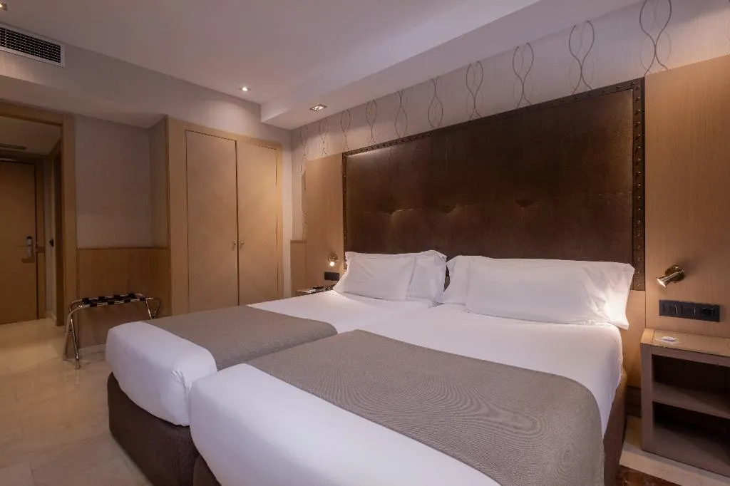 DOUBLE SINGLE USE STANDARD Room, Gran Hotel Barcino 4*S, Barcelona