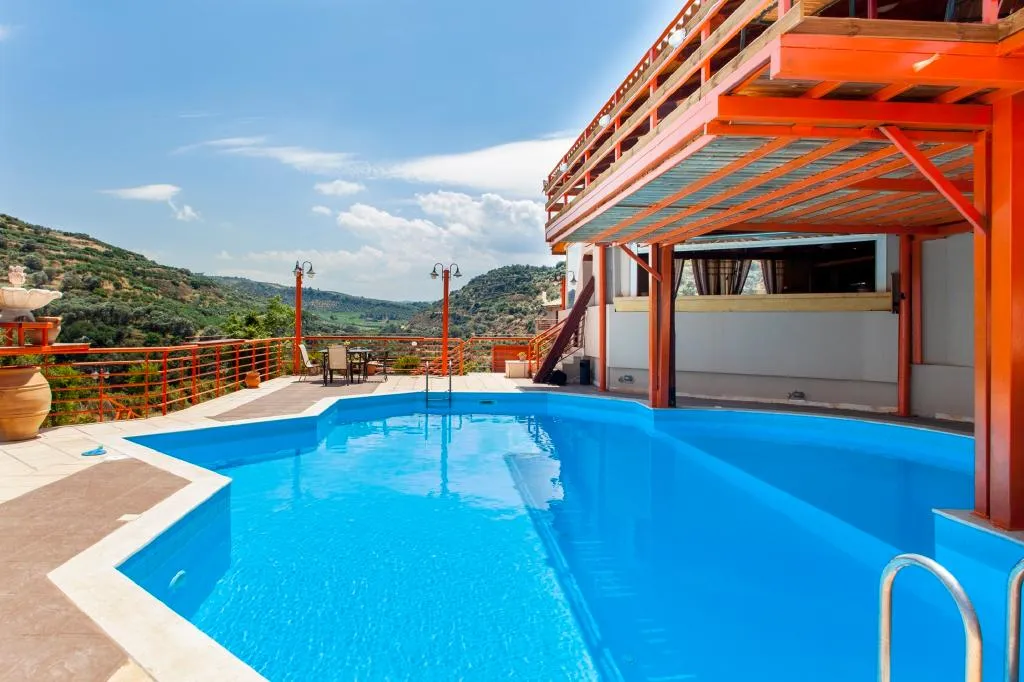 Pool, Estate Kares, Crete