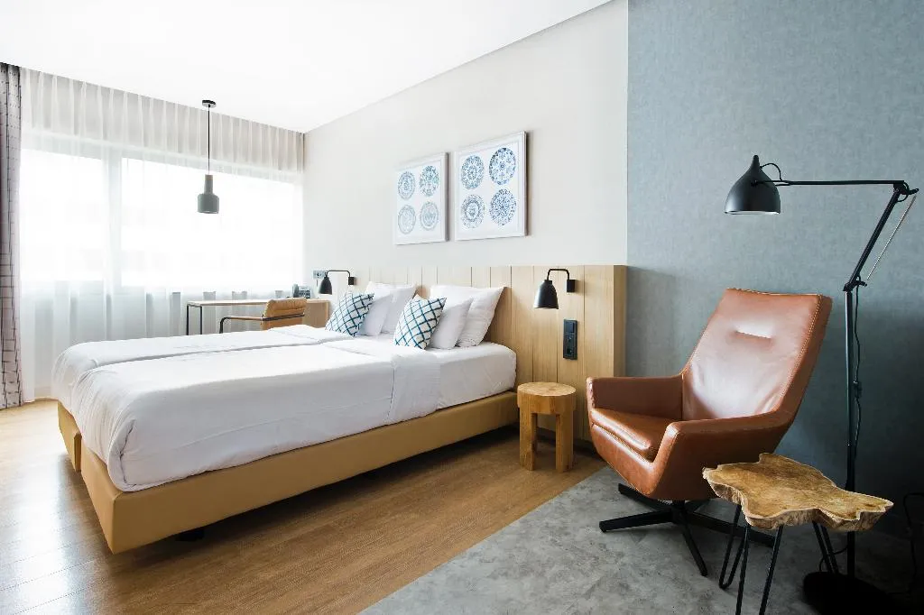 Double or Twin STANDARD Room, Urban Lodge Hotel, Amsterdam