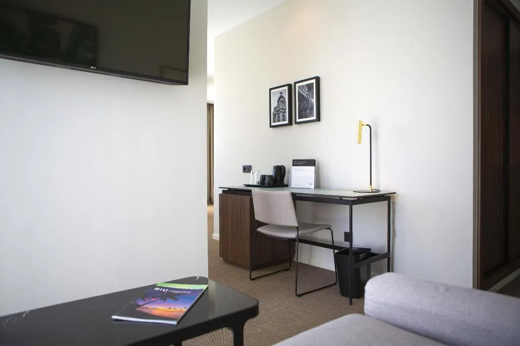 JUNIOR SUITE WITH TERRACE Room, Hotel Riu Plaza España, Madrid