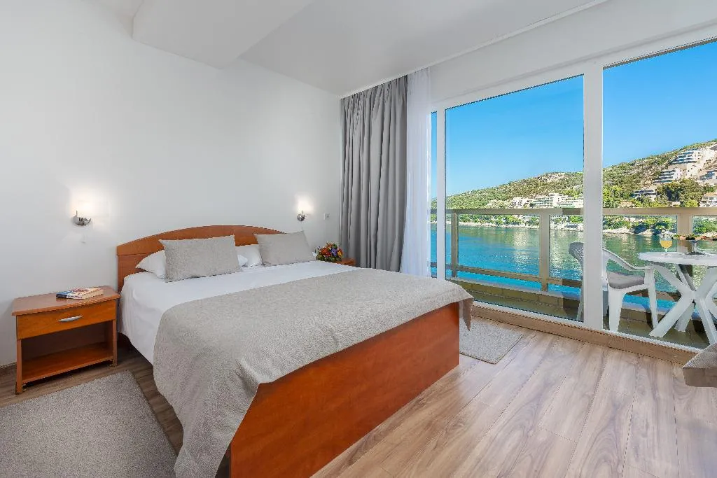 DOUBLE SEA VIEW WITH BALCONY Room, Vis, Dubrovnik