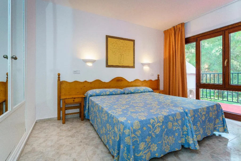 APARTMENT SUPERIOR ONE BEDROOM Room, Sol Parc, Menorca