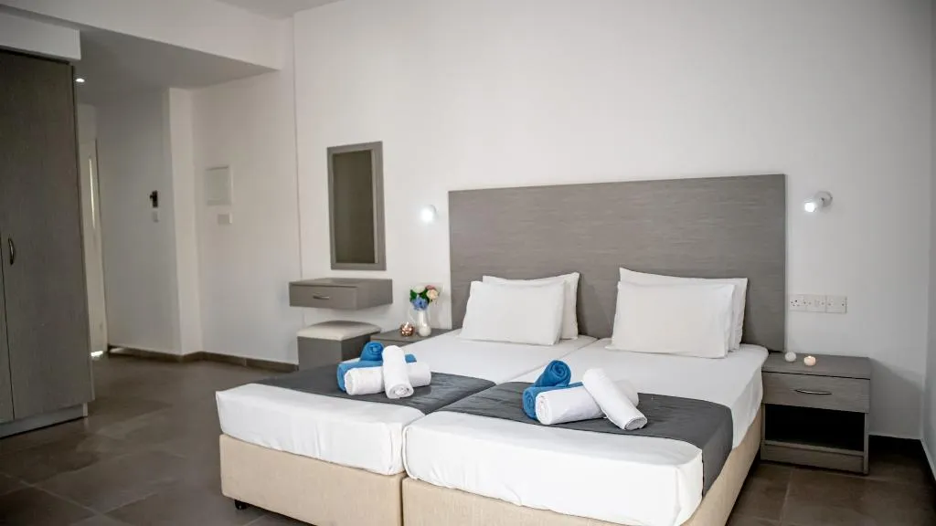 STUDIO SUPERIOR Room, Windmills Hotel Apts, Cyprus