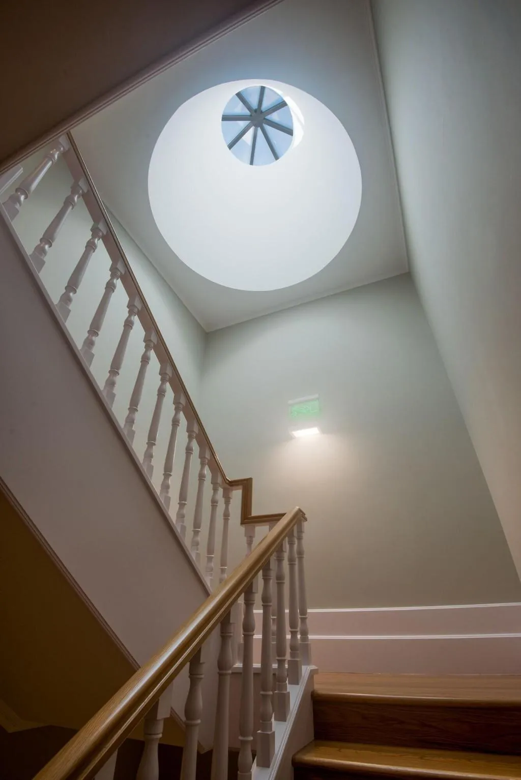 Lobby, Domum, Porto
