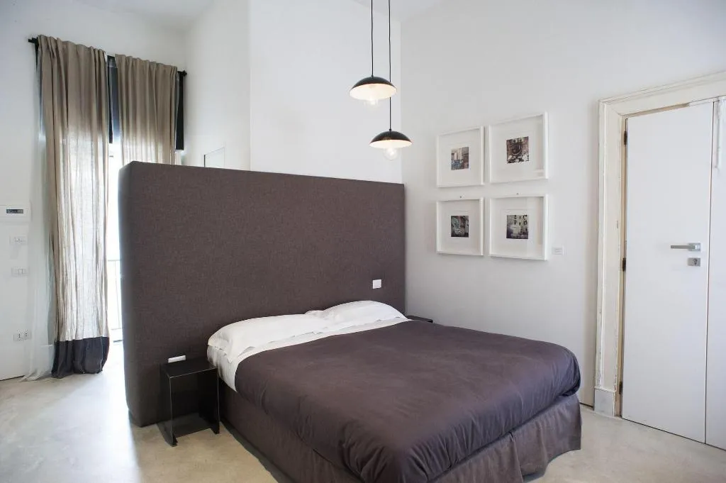 Room, Belledonne Suite & Gallery, Naples