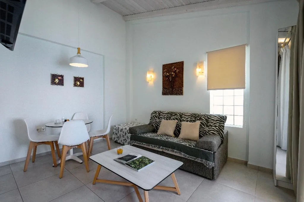 APARTMENT SEA VIEW Room, Elpiniki Luxury Apartments, Thessaloniki