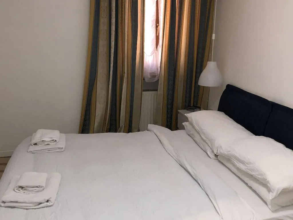 Room, Hotel Canarino, Milan