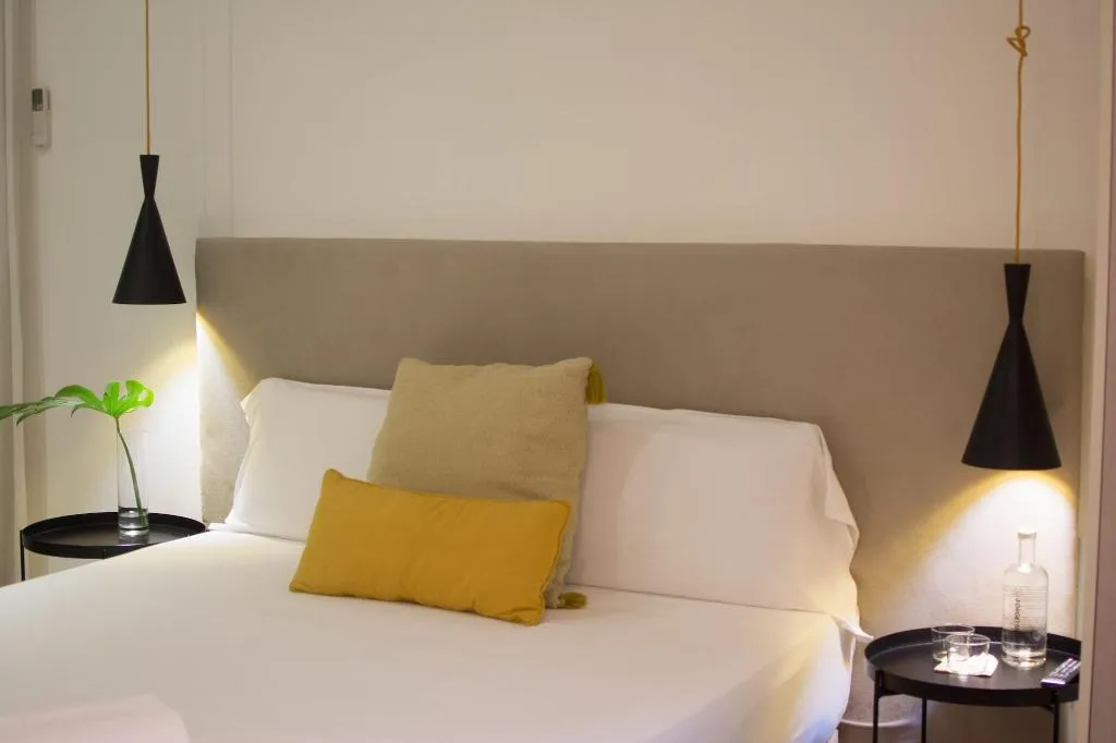 Room, Forgetmenot, Barcelona