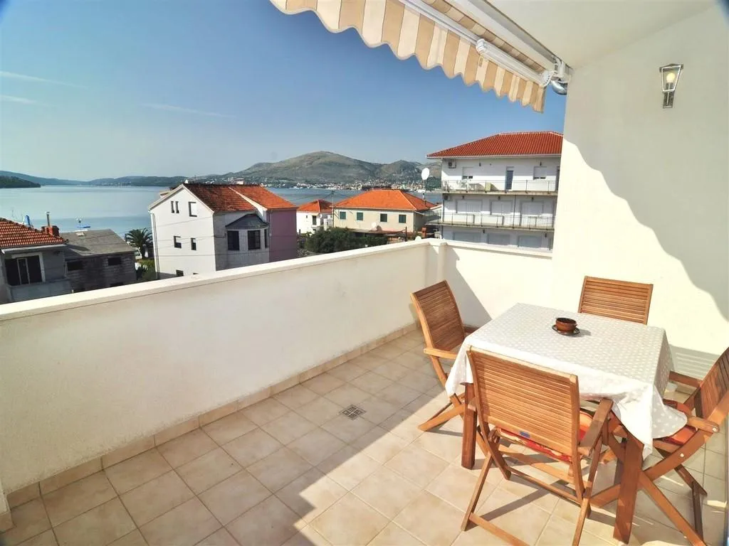 APARTMENT CAPACITY 4 Room, Apartments Prga, Split