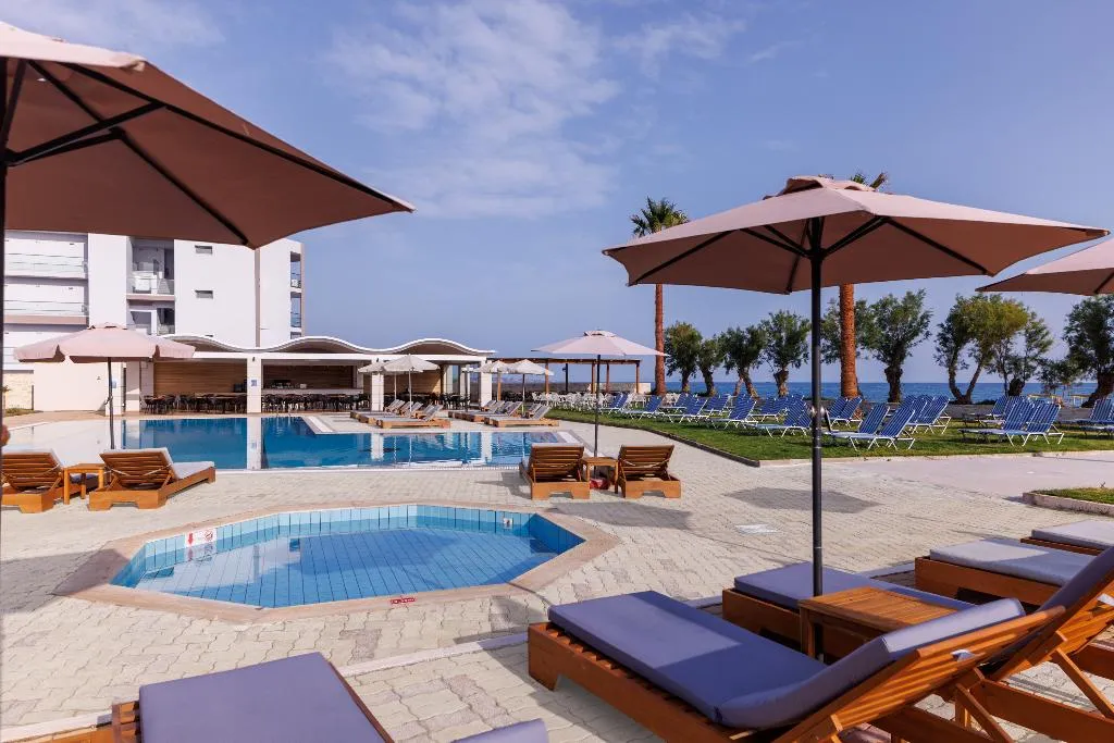 Pool, Malia Bay Beach Hotel & Bungalows, Crete