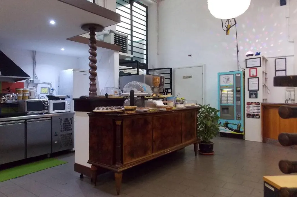Restaurant, Hostel Colours, Milan