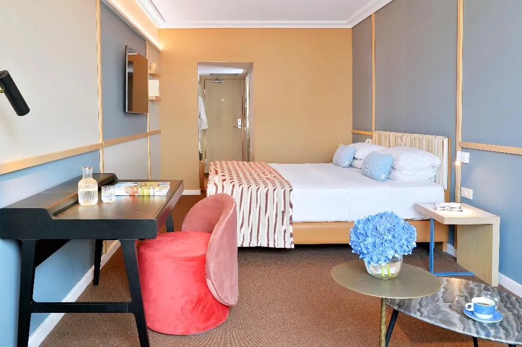 JUNIOR SUITE STANDARD Room, Airotel Alexandros, Athens