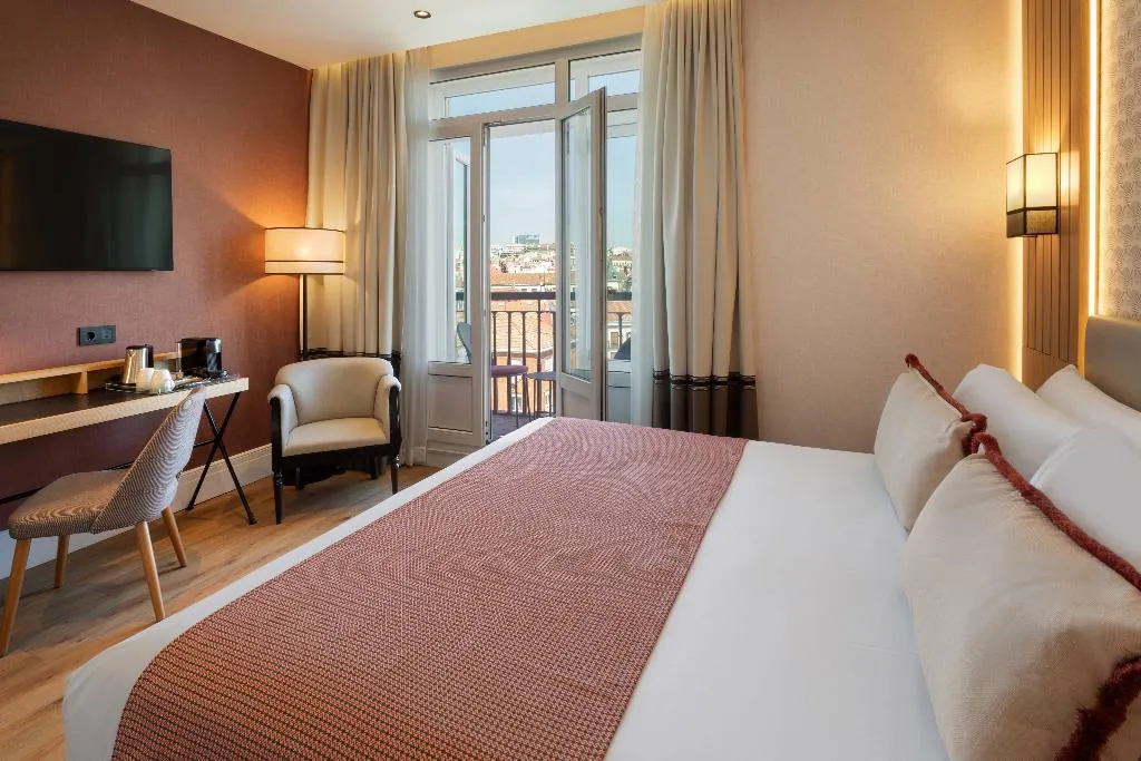 Double or Twin SUPERIOR WITH BALCONY Room, Catalonia Plaza España Hotel & Spa, Madrid