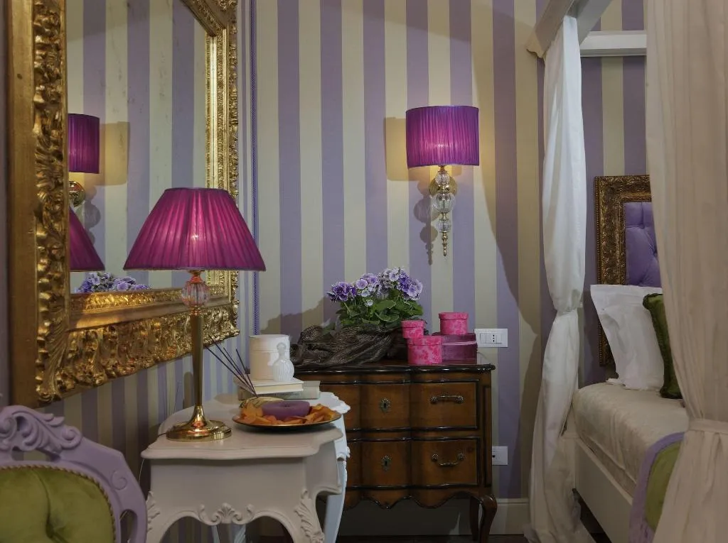 DOUBLE SUPERIOR QUEEN BED Room, AD Place Venice, Venice