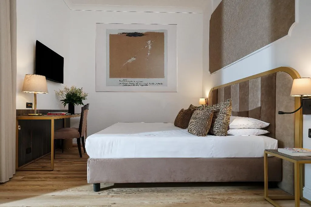 DOUBLE SUPERIOR WITH TERRACE Room, Grand Hotel Tiberio, Rome