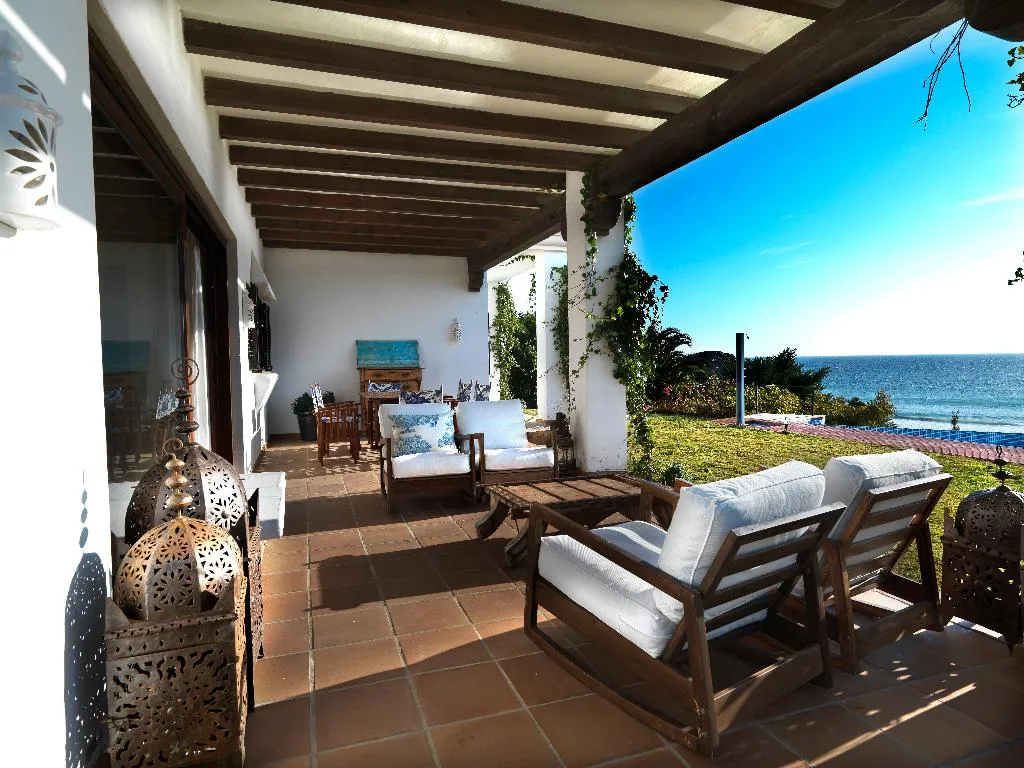 VILLA CAPACITY 4 Room, Beach Resort Playa de los Alemanes, Costa De La Luz
