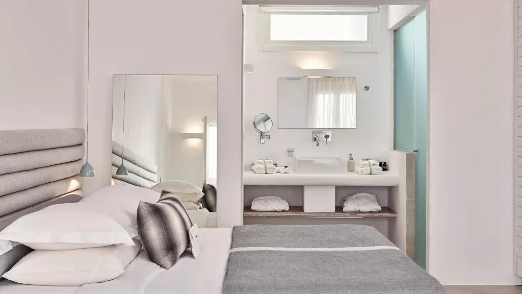 JUNIOR SUITE STANDARD Room, Mykonos Princess Hotel, Mykonos