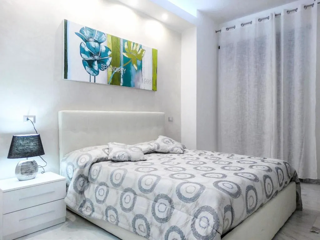 Room, Happy Home 2C, Naples