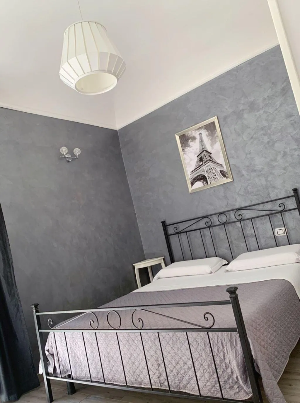 Room, Babyface, Naples