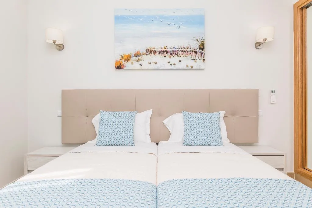 VILLA THREE BEDROOMS Room, Lakeside Country Club, Algarve