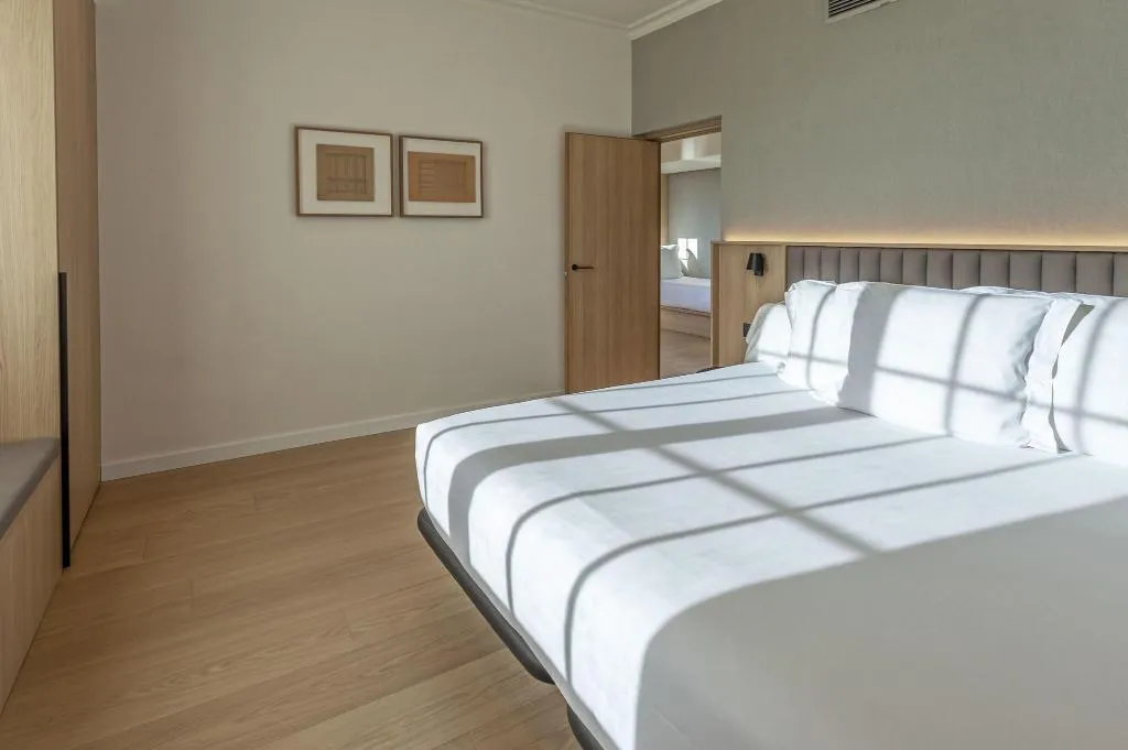 FAMILY ROOM THREE BEDS Room, Astoria, Barcelona