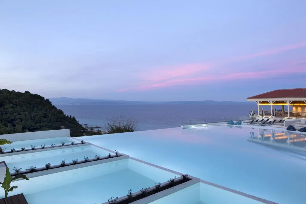 Pool, MERAVIA Leonardo Limited Edition, Halkidiki