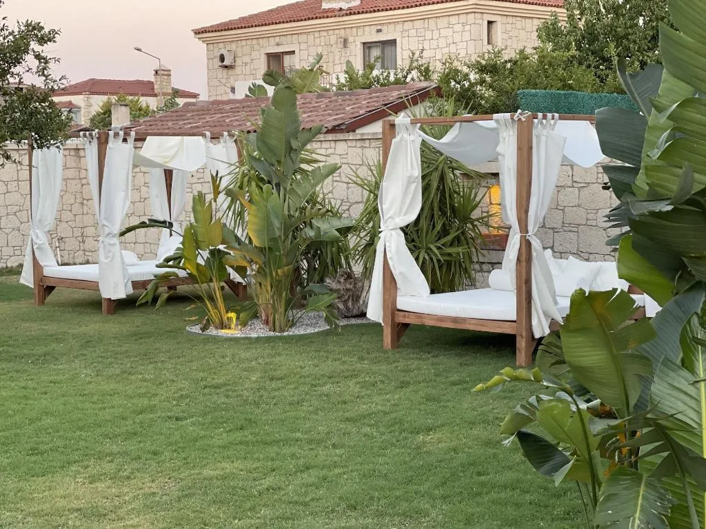 General view, Triangulo Hotel, Izmir