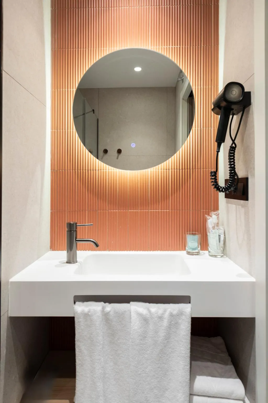 QUADRUPLE SUPERIOR Room, Aparthotel Atenea Calabria, Barcelona