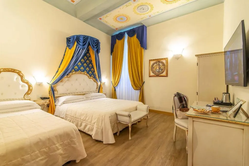 TRIPLE STANDARD Room, Porta Faenza, Florence