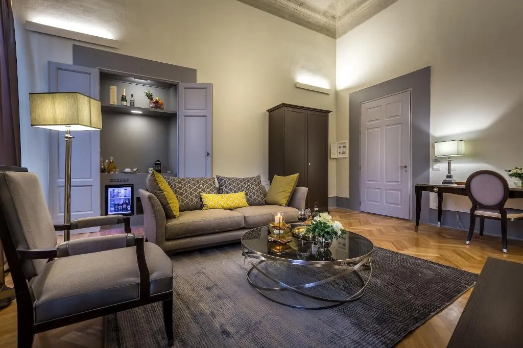 Room, Palazzo Ridolfi, Florence
