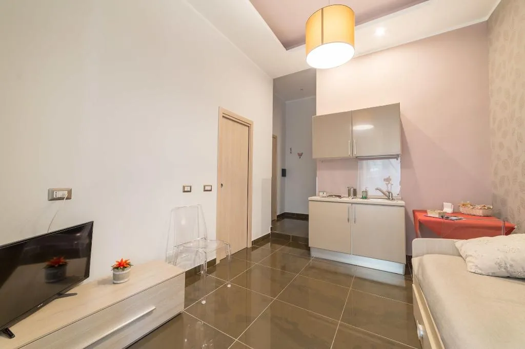 Room, Be Italian Bovio Flats, Naples