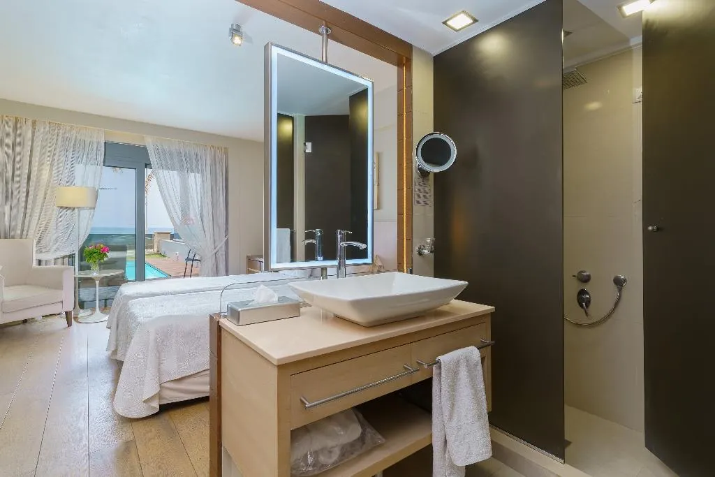 Room WITH PRIVATE POOL Room, Aegean Pearl Hotel, Crete
