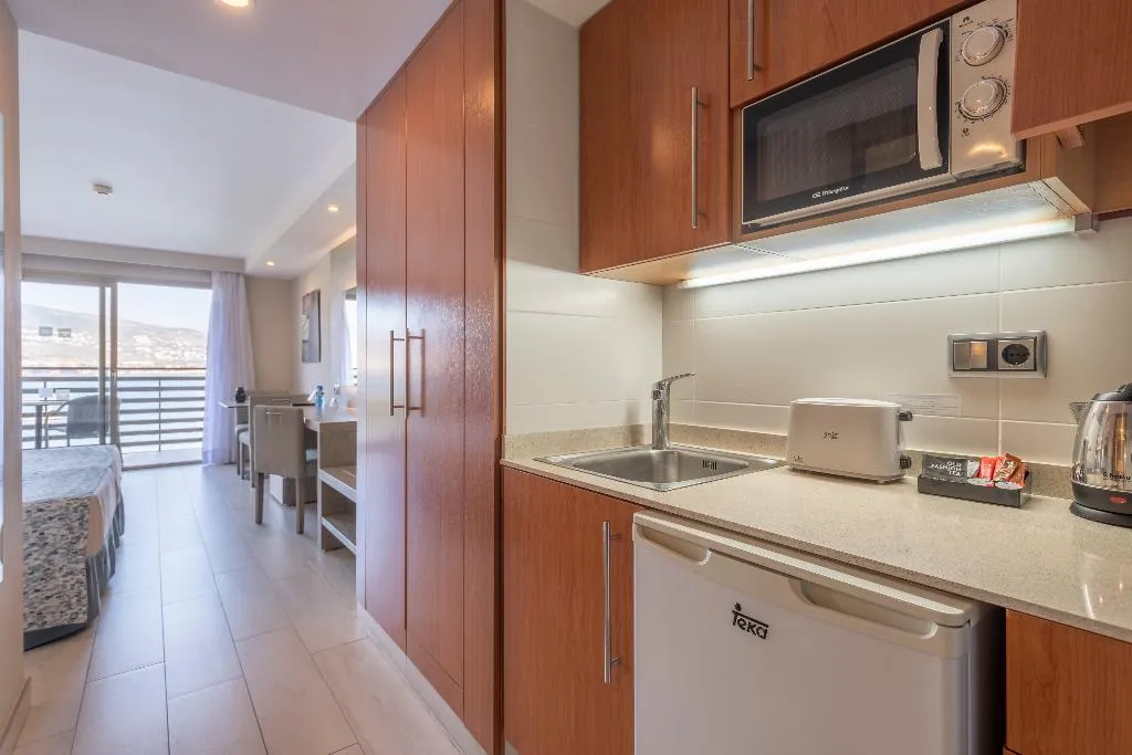 STUDIO SIDE SEA VIEW Room, Leonardo Royal Htl Mallorca Palmanova Bay, Majorca