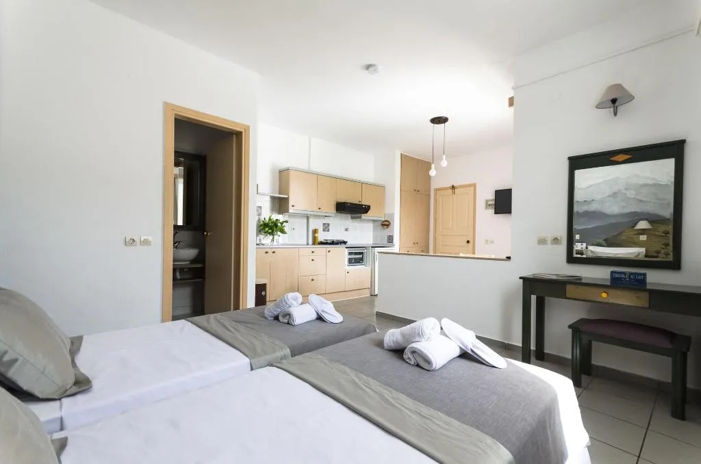 Room, Happiness Apartments, Crete