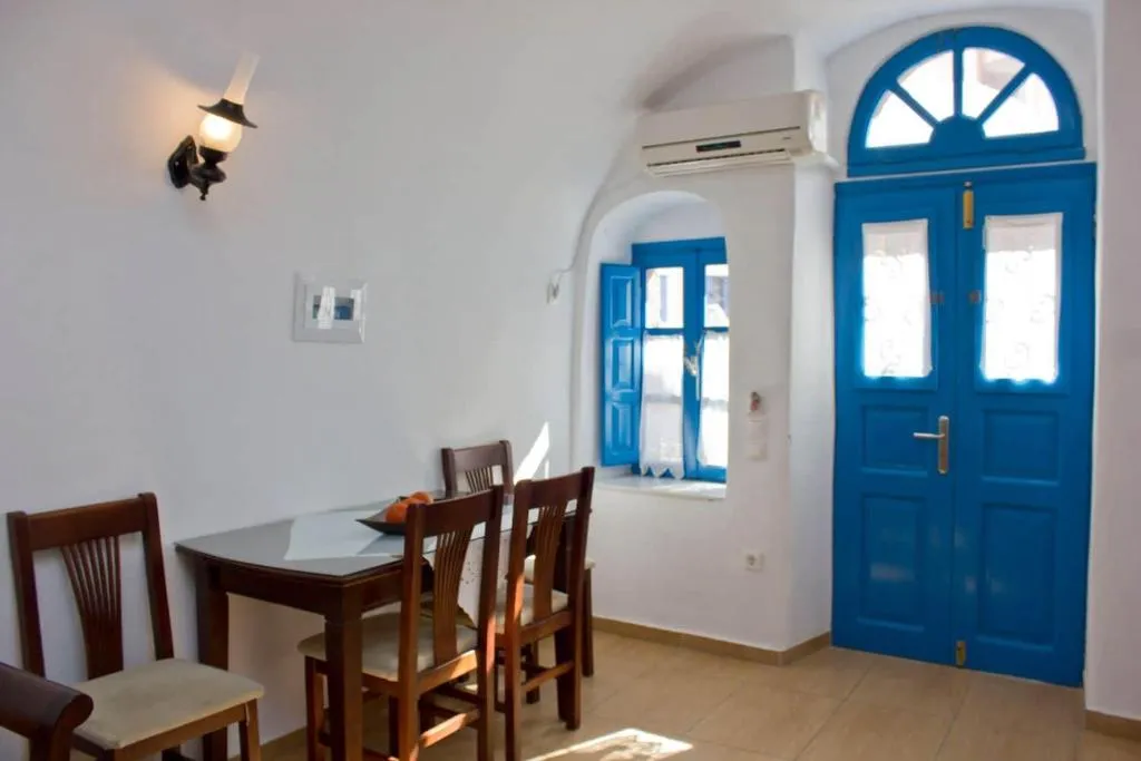 Room, Sweet Pop - Adults Only, Santorini