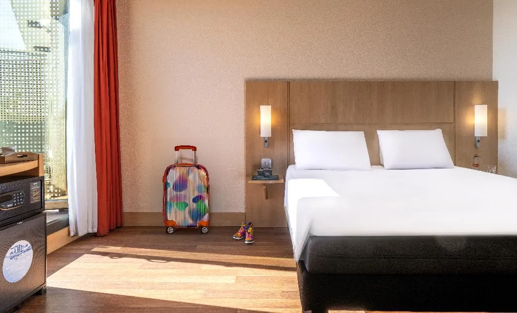 DOUBLE WITH TERRACE Room, Ibis Madrid Centro las Ventas, Madrid
