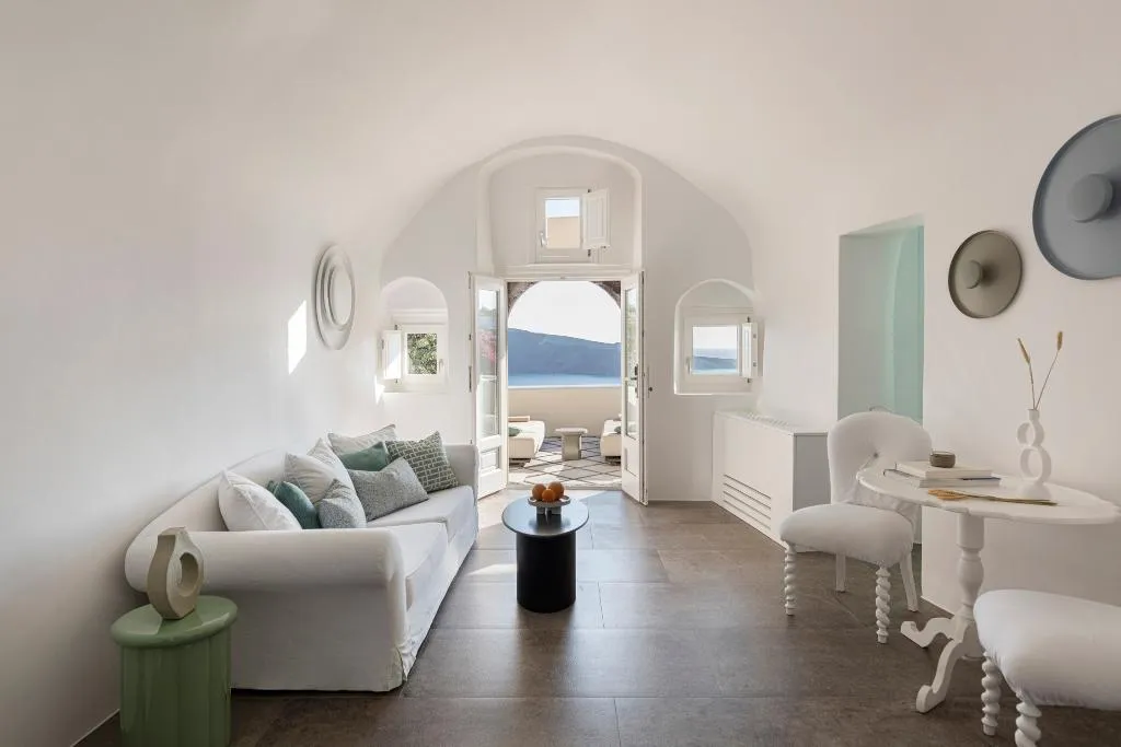 SUITE WITH PRIVATE POOL Room, Canaves Oia Suites, Santorini